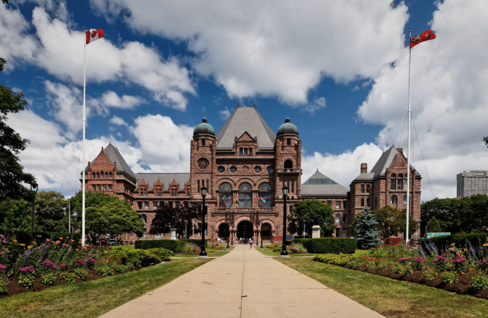 Queen's_Park_-_Toronto_-_2010_(cropped-rotated)