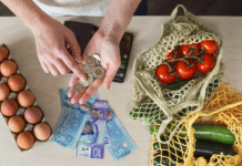 Federal grocery rebate price tag pegged at $12.4B, budget watchdog says